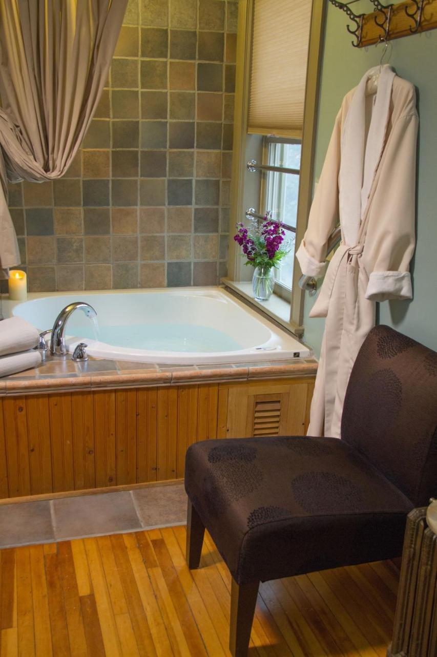 Pinehurst Inn Bed & Breakfast 베이필드 외부 사진