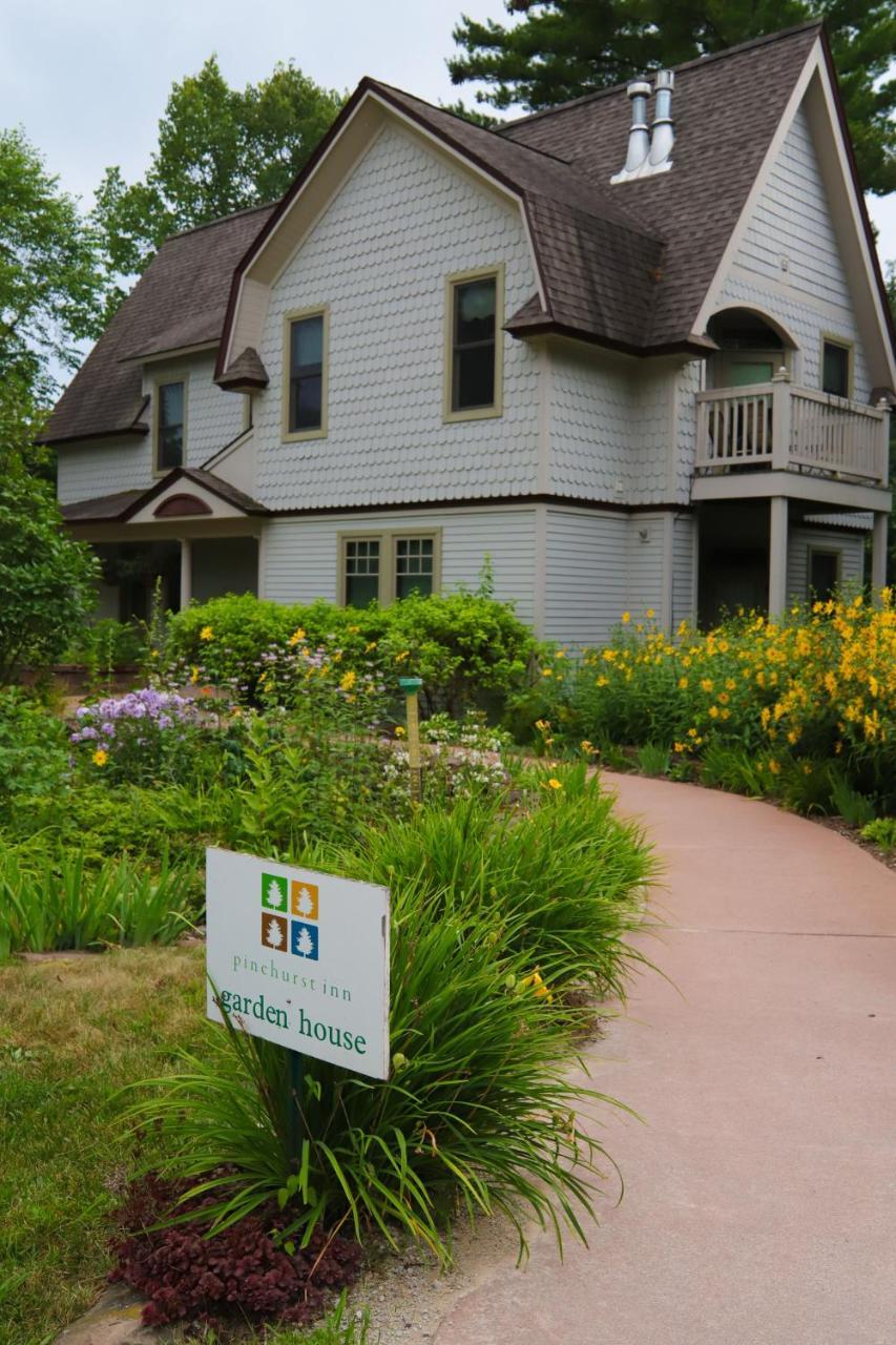 Pinehurst Inn Bed & Breakfast 베이필드 외부 사진